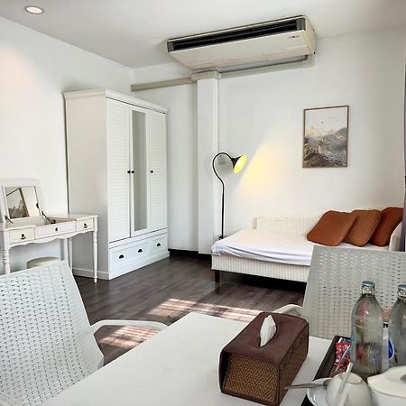 Nidhra Lanna Hotel Chiang Mai Bagian luar foto