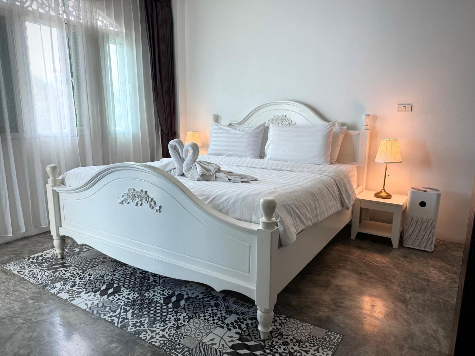 Nidhra Lanna Hotel Chiang Mai Bagian luar foto